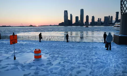 Thousands Without Power as Arctic Cold and Snowstorms Threaten US