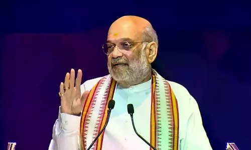 Amit Shah Thanks High Court For Border Fencing Order; Claims Only BJP Will Execute It Amit Shah Thanks High Court For Border Fencing Order; Claims Only BJP Will Execute It