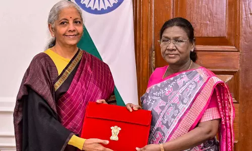 Finance Minister Nirmala Sitharaman meets President ahead of Budget speech