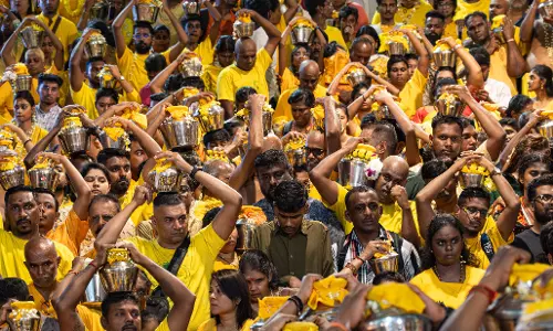 Sea Of Colour As Malaysias Hindus Mark Thaipusam With Piercings And Prayer