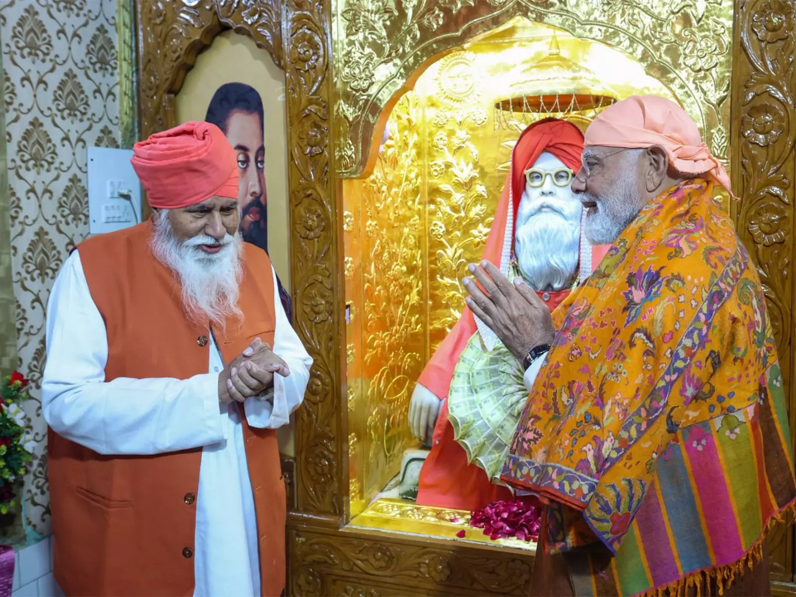 PM Modi Meets Sant Niranjan Dass at Dera Sachkhand Ballan