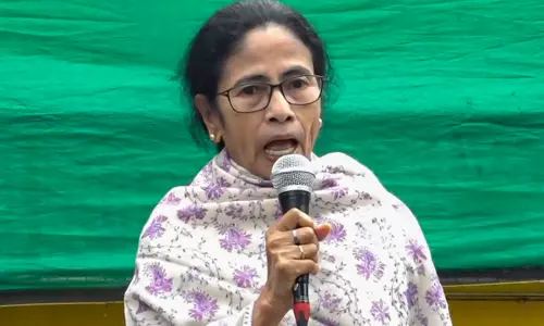 Mamata Clashes with Police, Storms Out of ECI Meeting