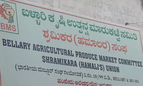 Loaders’ Protest Disrupts Trading at Ballari APMC