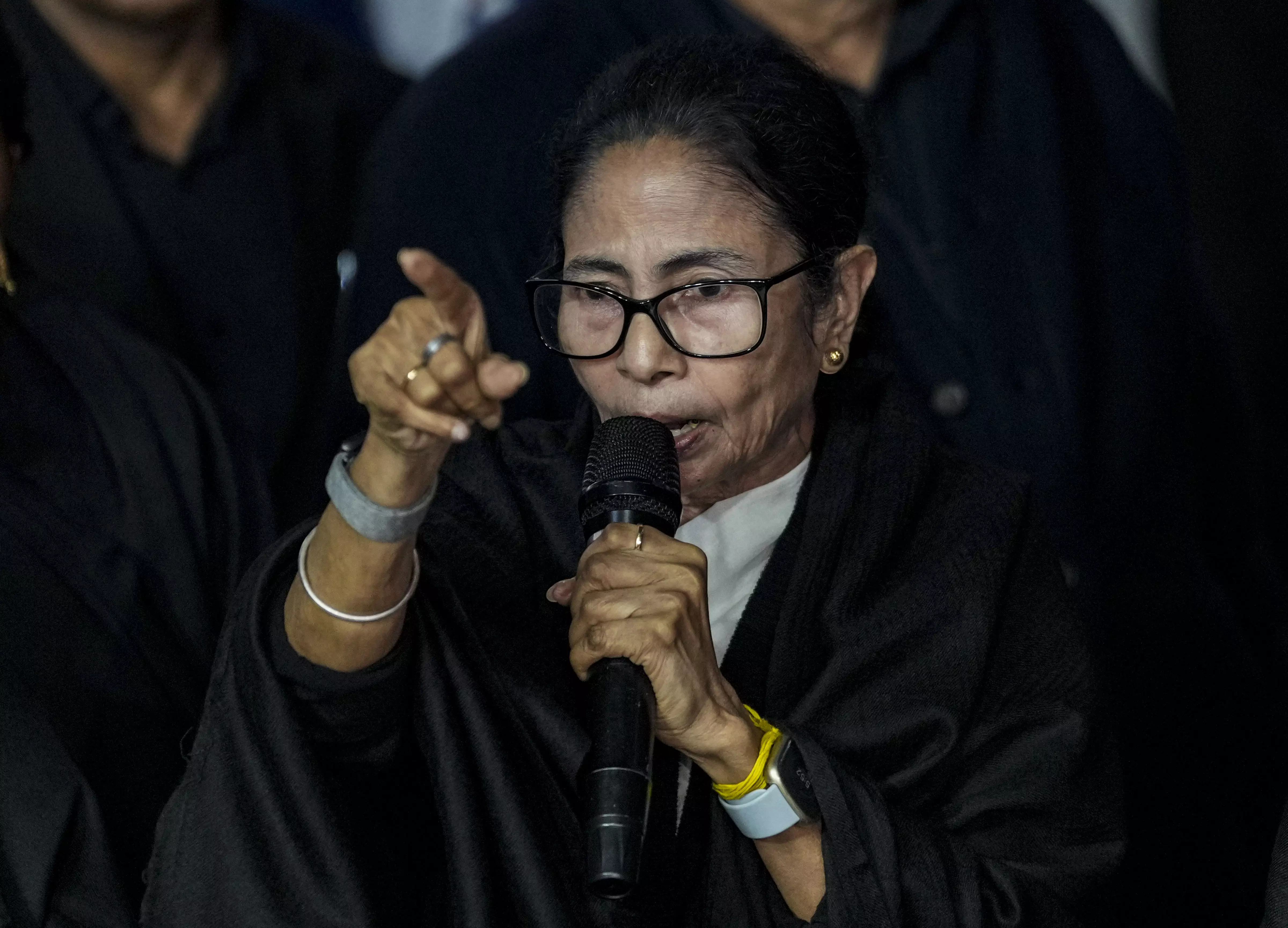 I-PAC Raids: SC Defers Hearing to Feb 10 on ED Plea Against Mamata Banerjee I-PAC Raids: SC Defers Hearing to Feb 10 on ED Plea Against Mamata Banerjee
