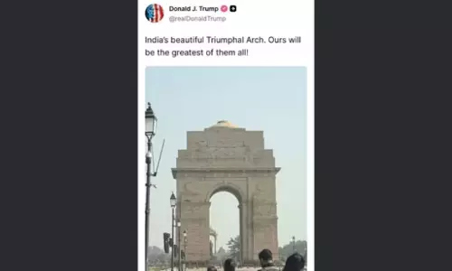 Indias Beautiful Triumphal Arch: Trump With Pic of India Gate on Social Media