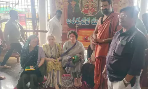 Anna Lezhneva Visits Bhadrakali Temple in Warangal