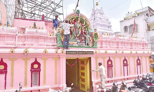 Funds Stuck: Lal Darwaza Temple Expansion in Limbo