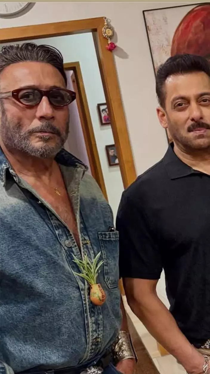 In Pics: Salman Khan Joins Subhash Ghai and Jackie Shroff for Birthday Celebration