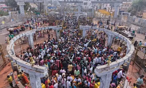 Sammakka-Saralamma Jatara Concludes with Thiruguvaram Rituals at Medaram