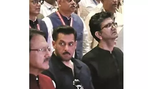 Bollywood-Town Stars Attend RSS Centenary Bollywood-Town Stars Attend RSS Centenary