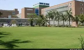 Doctor Mukurdipi Ray Removes 19.9 kg Tumour From Colon Cancer Patient Doctor Mukurdipi Ray Removes 19.9 kg Tumour From Colon Cancer Patient