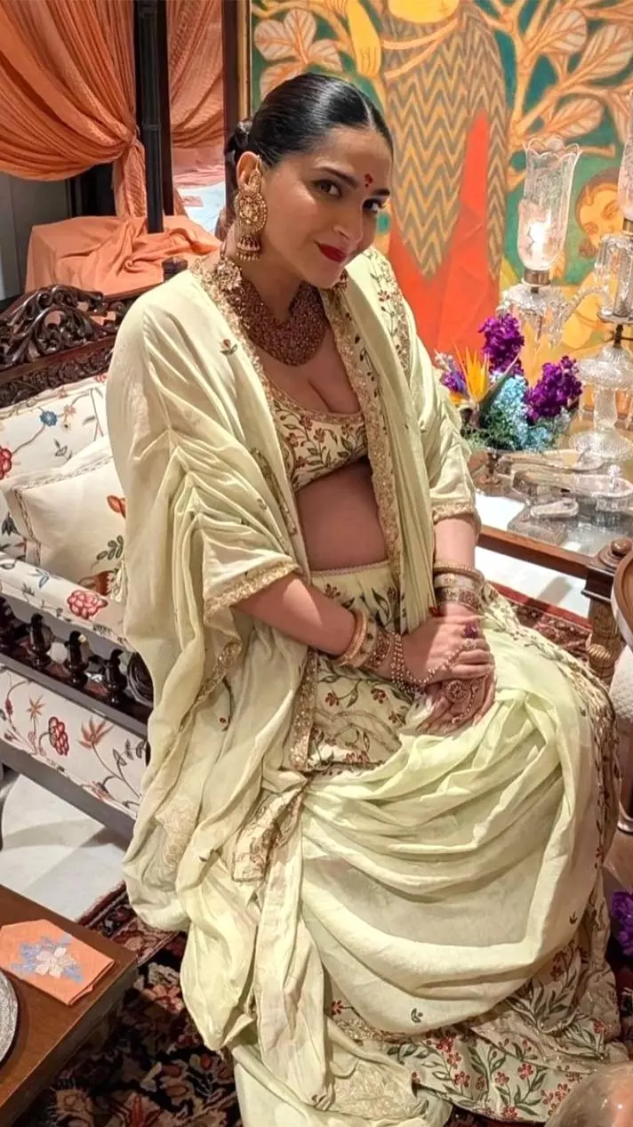 B-town turns up in style as Sonam Kapoor hosts baby shower