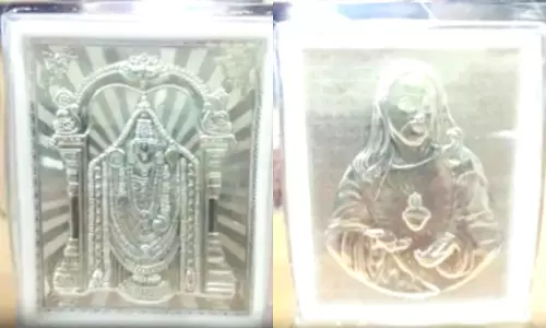 Candidates Lure Voters With Gifts, Cash Ahead of Municipal Polls Today