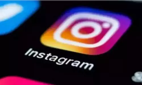 Mid-20s Look Back at Teenage with Nostalgia Mid-20s Look Back at Teenage with Nostalgia