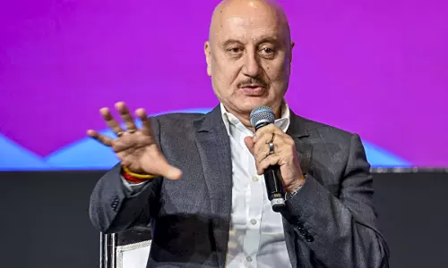 “Ignore”: Anupam Kher Cautions Fans Over His Fake Account on Instagram