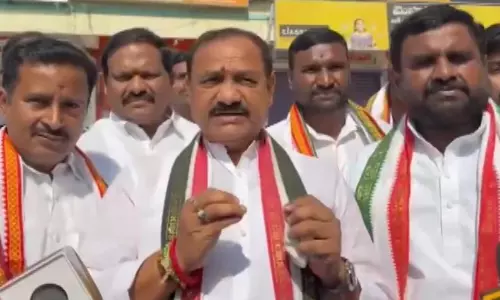 Municipal Exit Polls Give Congress Edge