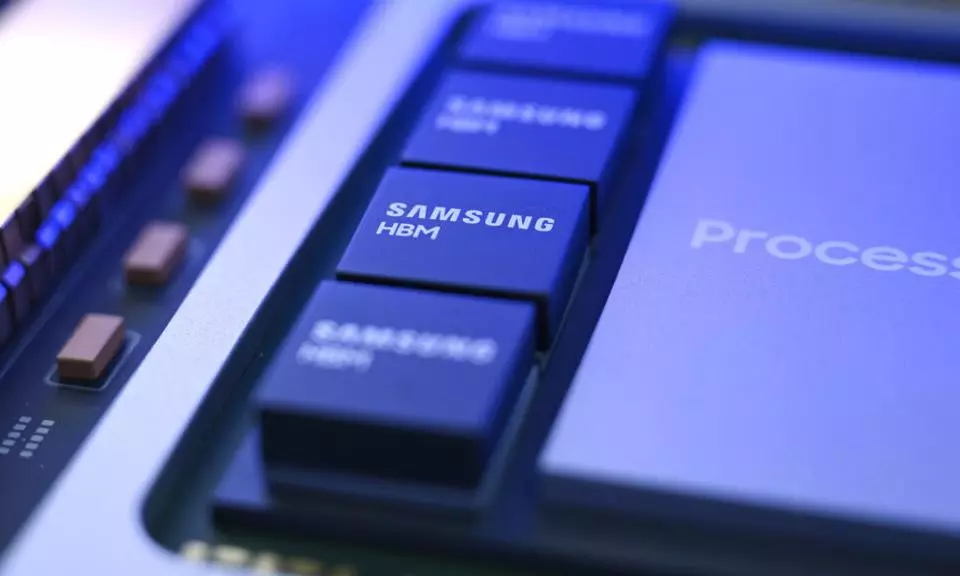 Samsung Begins Mass Production of Next-Gen AI Memory Chip