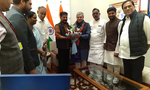 CM Revanth Meets Railway Minister, Offers 500 Acres Near Shamshabad for High-Speed Rail CM Revanth Meets Railway Minister, Offers 500 Acres Near Shamshabad for High-Speed Rail
