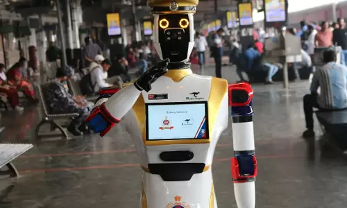 Vizag Railway Robocop Arjun Catches 2 Notorious Criminals at Station