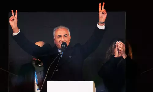 Crown Prince Urges World to Stand With Iranians as 250,000 Rally in Munich