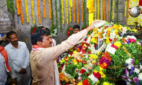 Ponguleti Offers Prayers For Telangana’s Prosperity On Shivaratri