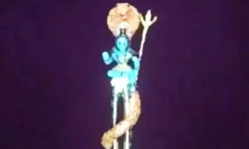 Micro Artist Carves Lord Shiva On Needle Tip In Jagtial