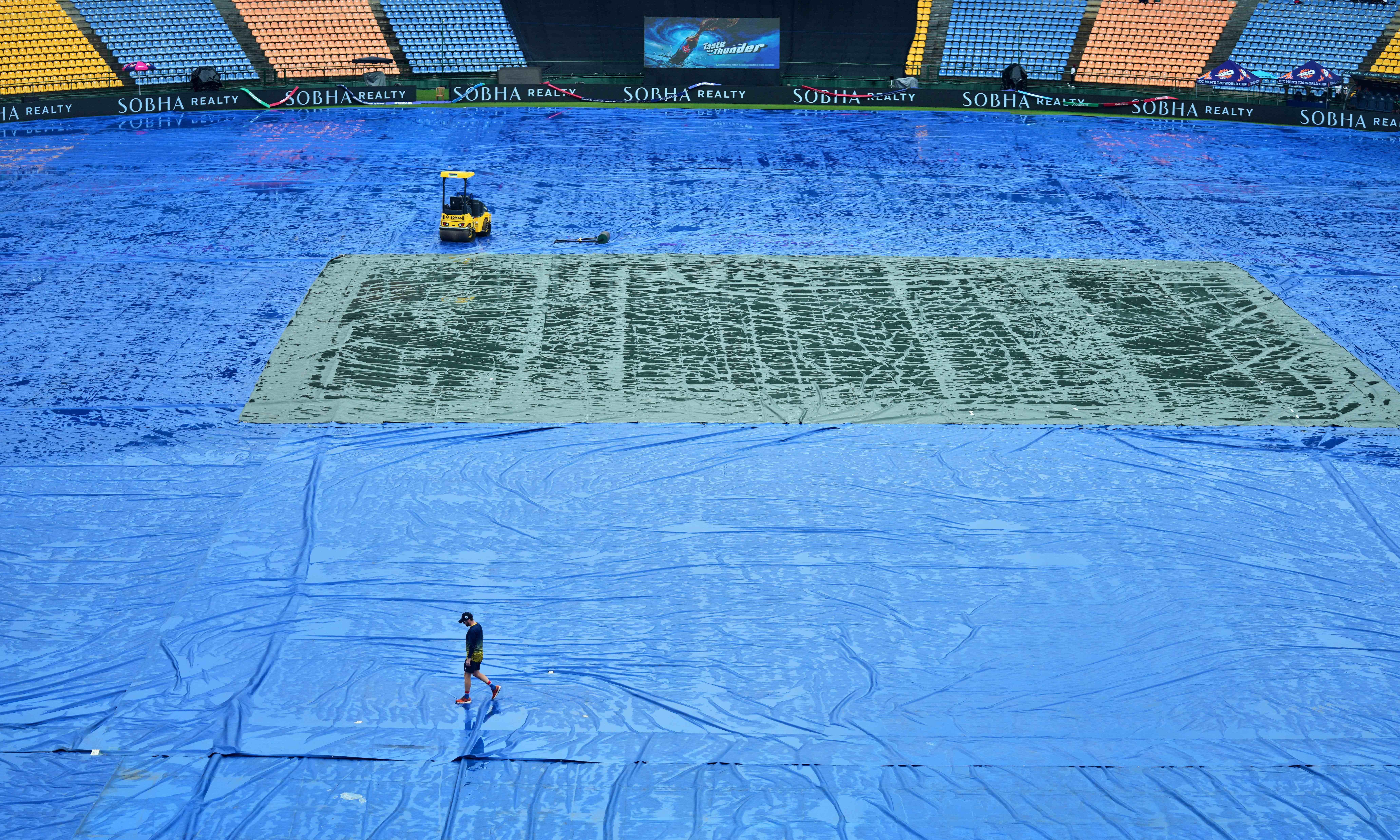 Zimbabwe became the seventh team to get a ticket to the Super 8s, completing group G1 also comprising India, South Africa and West Indies