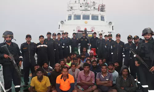 28 Bangladeshi Fishermen in Indian Coast Guard Net 28 Bangladeshi Fishermen in Indian Coast Guard Net