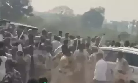 Stones Pelted at Minister Vivek’s Convoy in Mancherial; Constable Injured