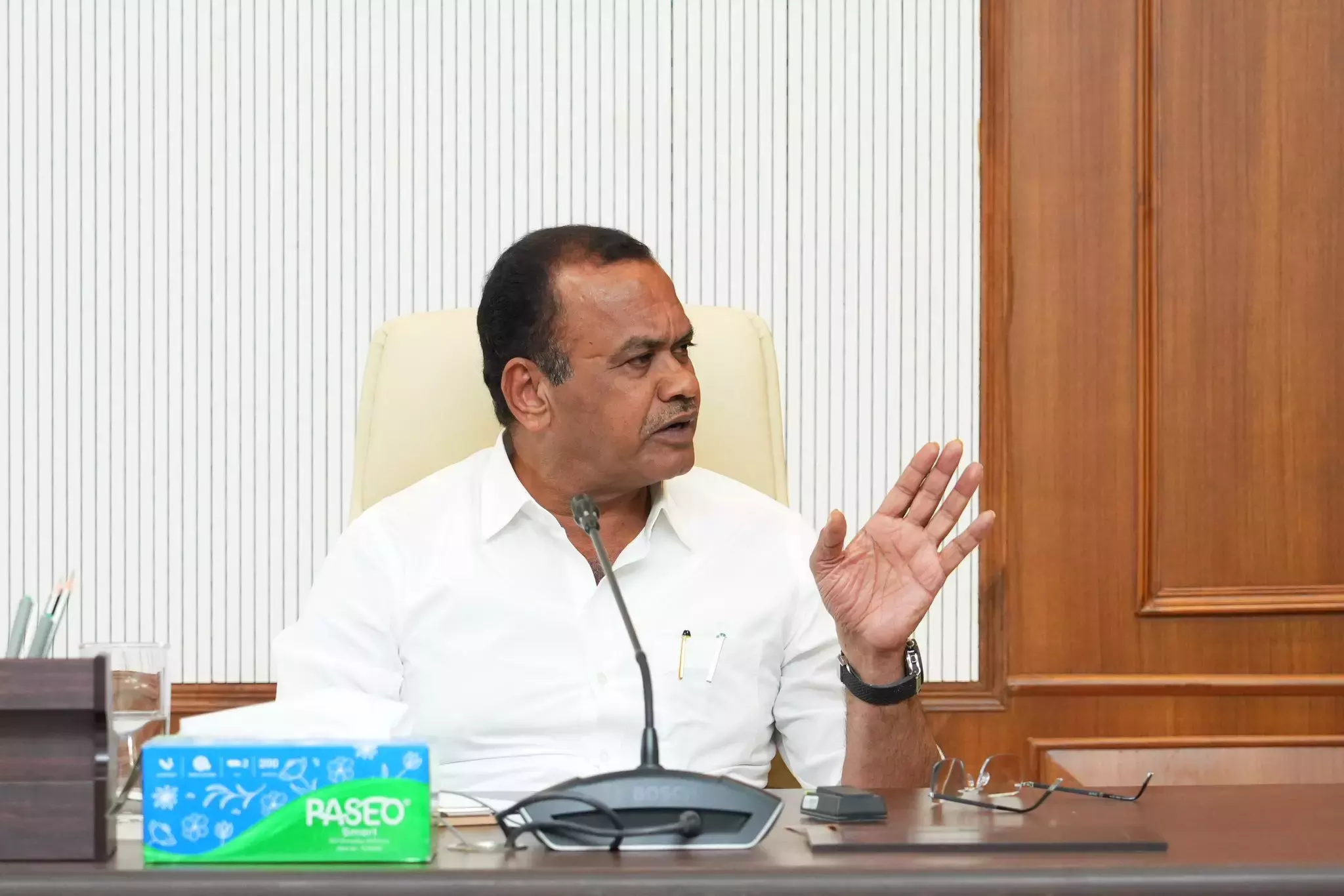 Komatireddy Calls For Push To RRR, HAM Roads Komatireddy Calls For Push To RRR, HAM Roads