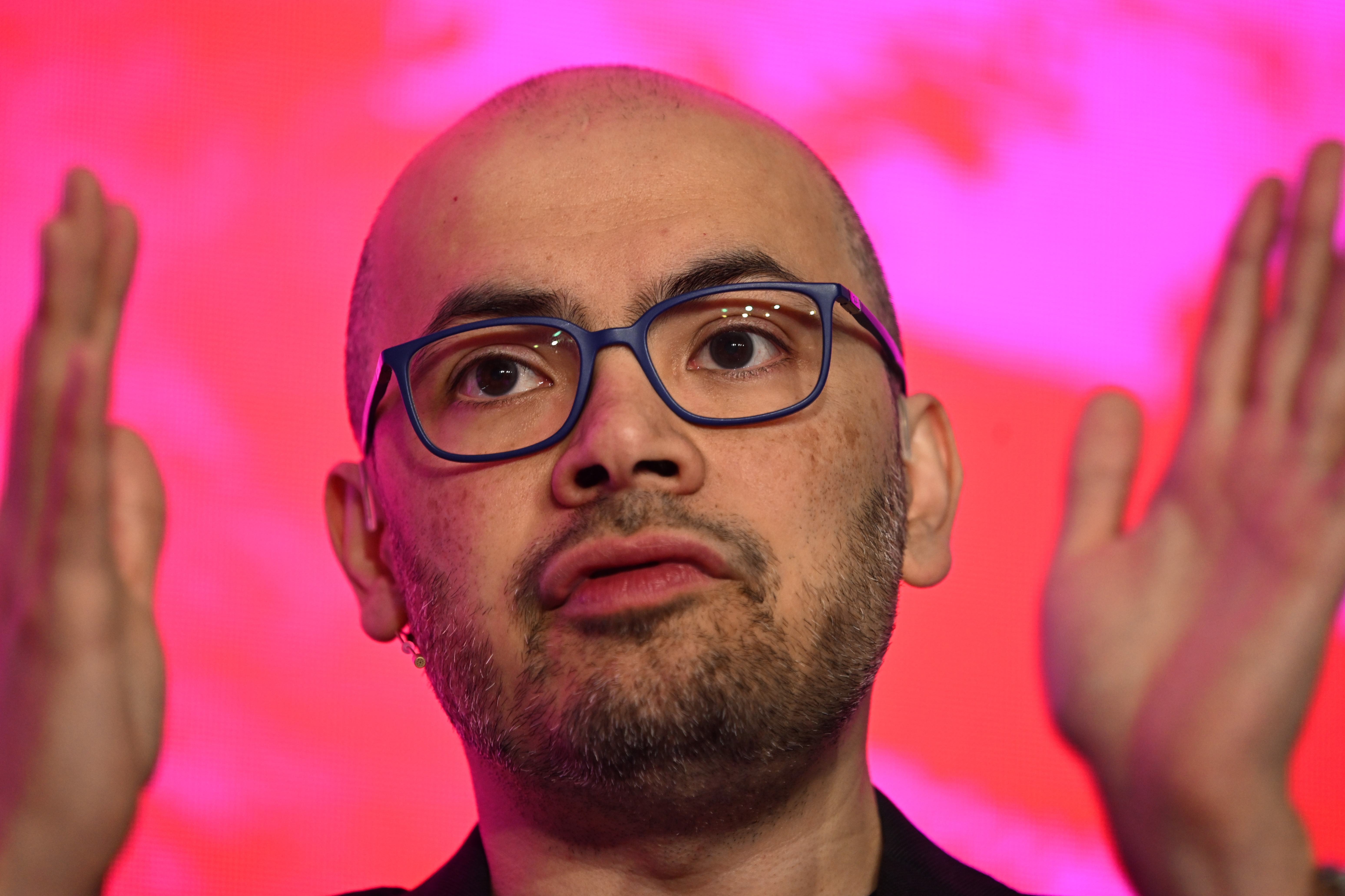 Google DeepMind CEO Warns of AI Risks, Calls for Global Cooperation