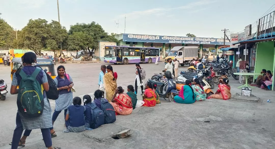 Guduvanchery Bus Terminus Encroachers’ Paradise Guduvanchery Bus Terminus Encroachers’ Paradise