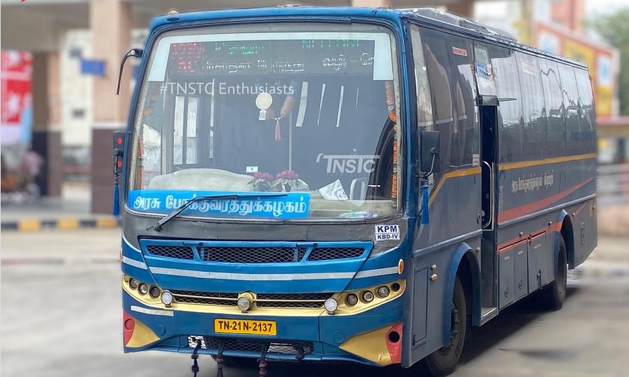 School Kids Break Windows to Board Bus After Driver Locks Door