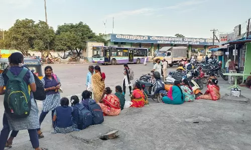Guduvanchery Bus Terminus Encroachers’ Paradise Guduvanchery Bus Terminus Encroachers’ Paradise