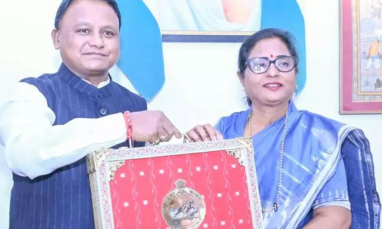 Odisha CM Announces Rs 1 Lakh Incentive For Girls From Weaker Sections Pursuing Graduation Odisha CM Announces Rs 1 Lakh Incentive For Girls From Weaker Sections Pursuing Graduation