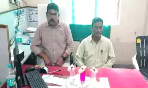 Sub-Registrar, Document Writer Trapped by ACB in Manthani