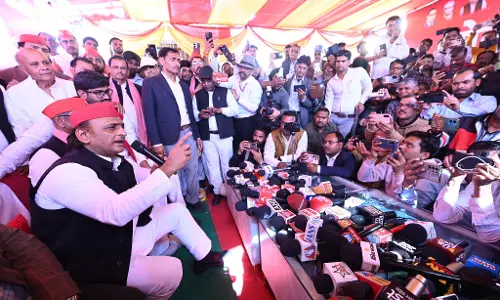 Akhilesh Faults Congress for Stir at AI Summit
