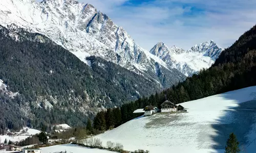 Austria Avalanches Kill Seven: Police