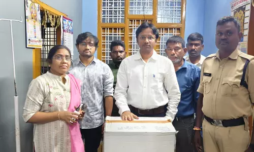 DCA Raids Quack Clinic in Hanumakonda; Drugs Worth ₹35,000 Seized