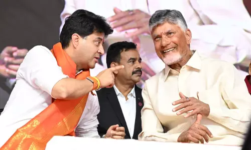 Scindia Highlights Parcel-Led Growth For India Post