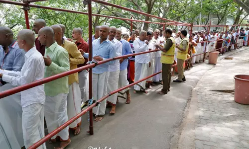 TTD Denies Snakebite Claim In Darshan Queue