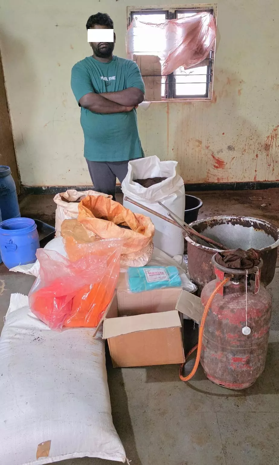 Fake Tea Racket Busted in Sanathnagar Fake Tea Racket Busted in Sanathnagar