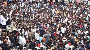 Job Aspirants Stage Massive Protest In Dharwad