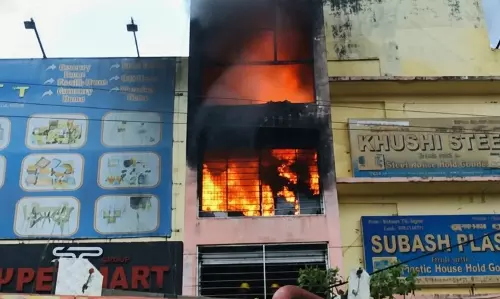 Massive Fire Engulfs Bhubaneswar Supermarket Massive Fire Engulfs Bhubaneswar Supermarket