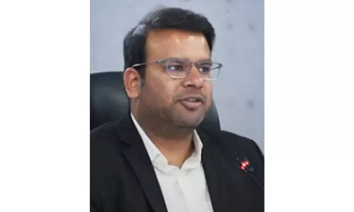 GVMC Commissioner Conducts Midnight Inspection of Sanitation, Streetlights