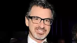 Robert Carradine, Revenge of the Nerds and Lizzie McGuire Star, Dies at 71 Robert Carradine, Revenge of the Nerds and Lizzie McGuire Star, Dies at 71