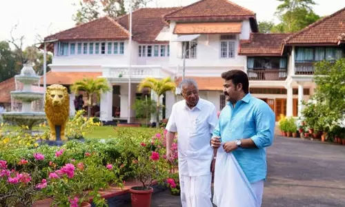 Iruvar Teaser: Mohanlal Talks Cinema, Politics in Candid Interview With Kerala CM Pinarayi Vijayan