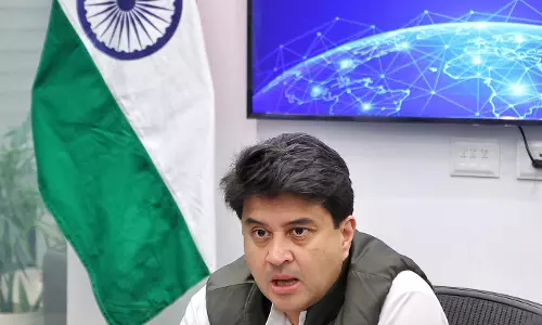 Scindia Rules Out Fresh AGR Relief, Nixes Extension for OTT SIM-Binding