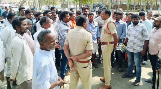 Turmeric Farmers Stage Protest in Nizamabad for Failing to Entry e-NAM Portal