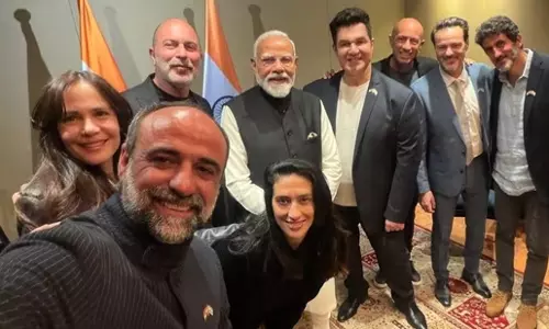 PM Modi Meets With Team of ‘Fauda’ in Israel, Posts Cool Selfie